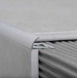 Guardacanto Arco Cromo Mate (10 mm) x (2.50 mts lineal x tira)